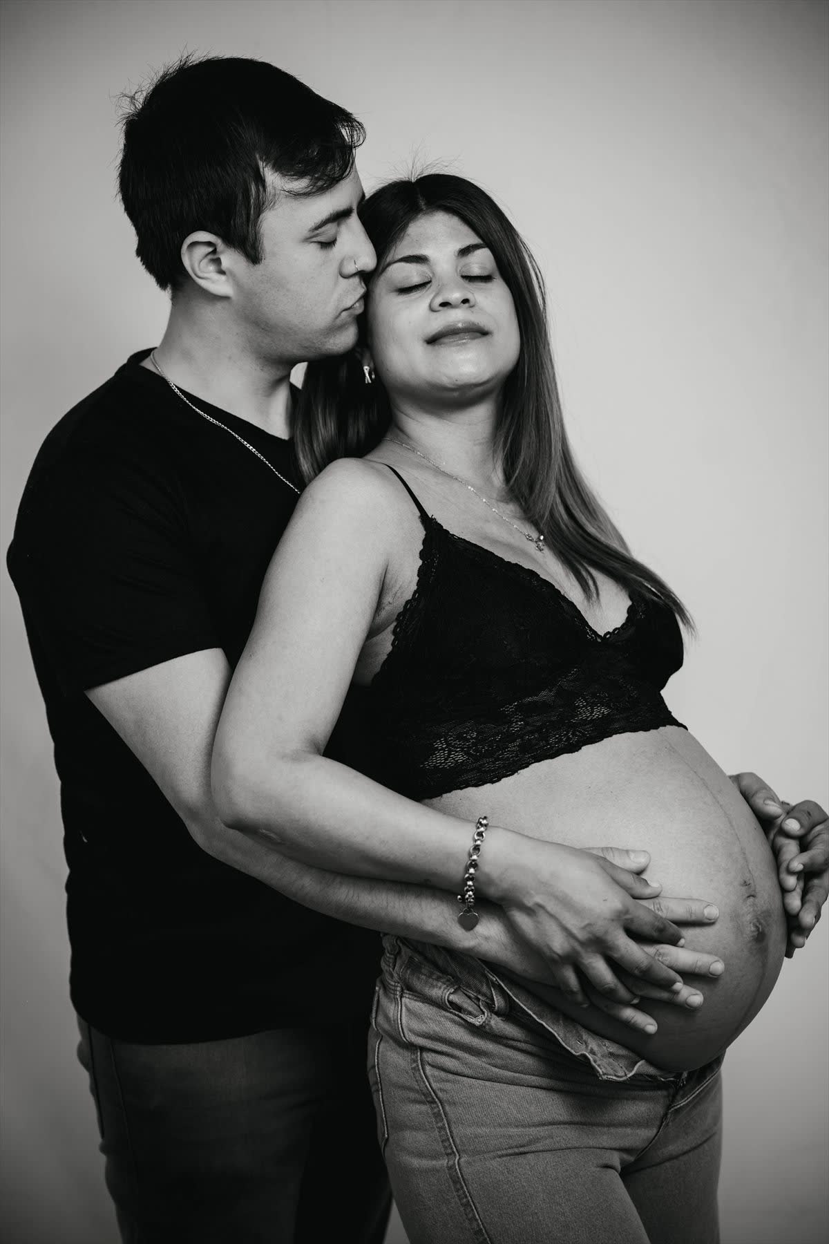 Sesión de maternity en el estudio de FotoMagic